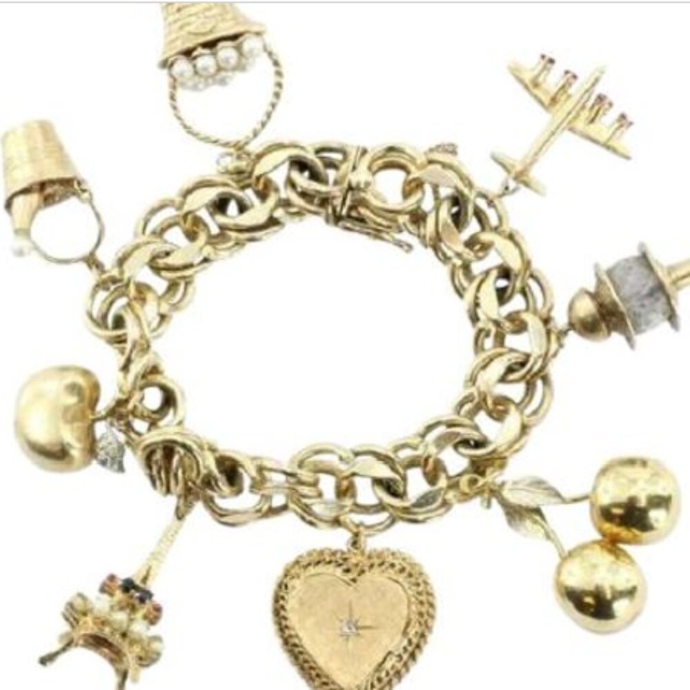 1940s Antique 14 K. Gold Charm Braclet